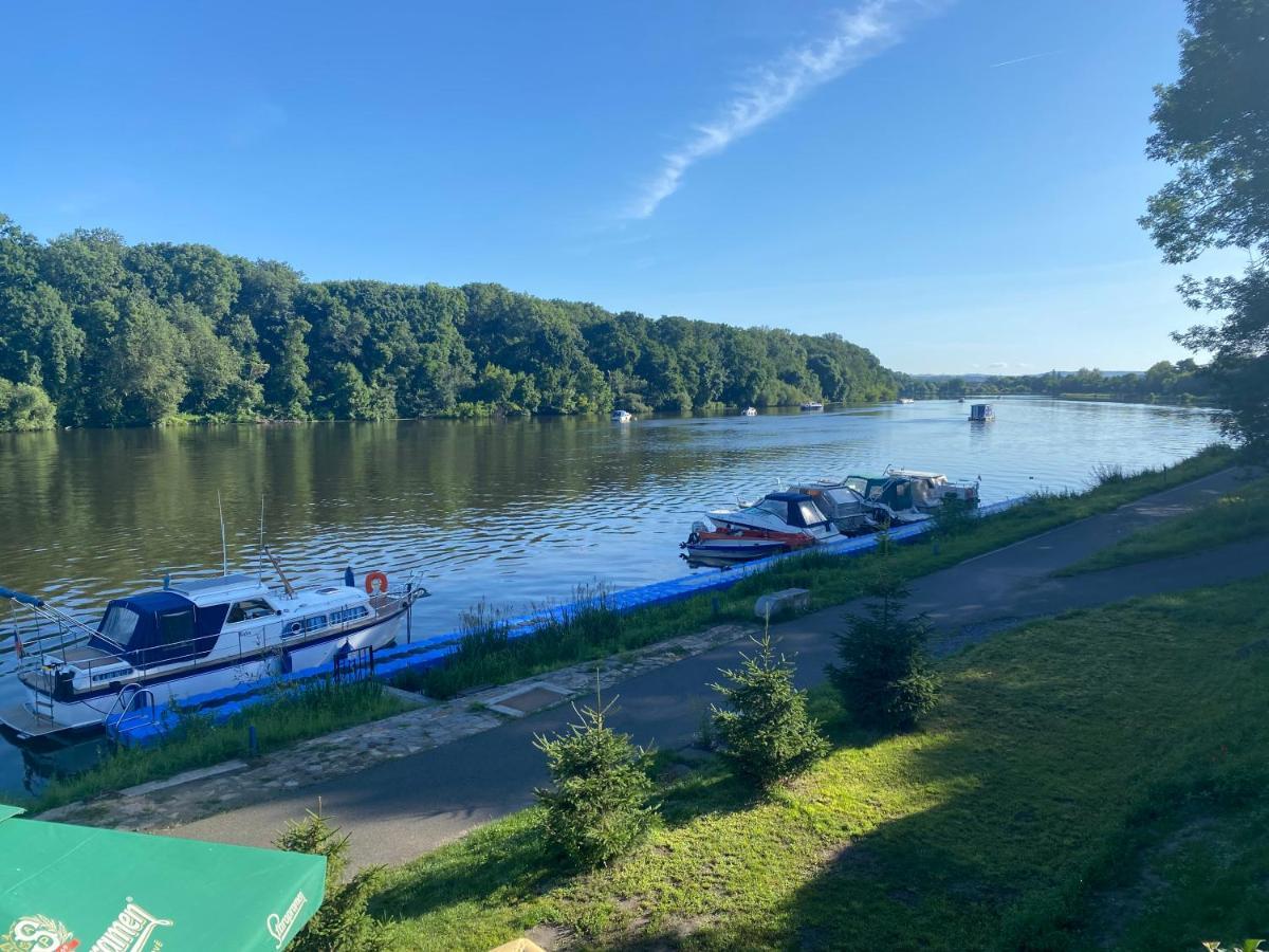 Zouw Hausboat Zakotven -Pouze Ubytovani Роуднице-над-Лабем Экстерьер фото