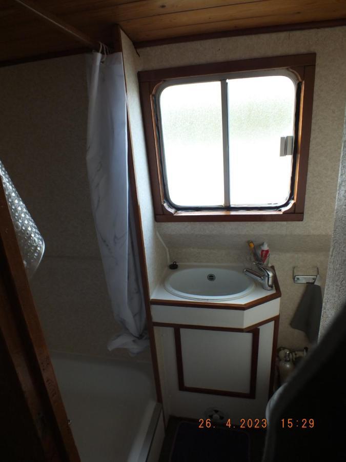 Zouw Hausboat Zakotven -Pouze Ubytovani Роуднице-над-Лабем Экстерьер фото