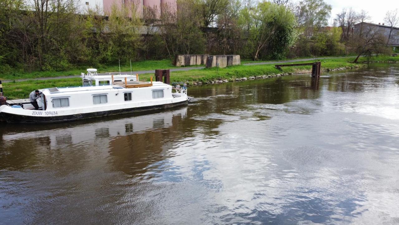 Zouw Hausboat Zakotven -Pouze Ubytovani Роуднице-над-Лабем Экстерьер фото